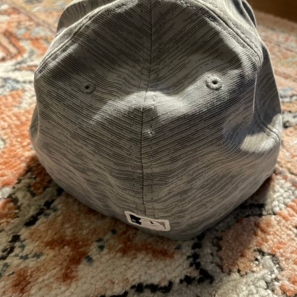 Chicago White Sox collectible hat. - Picture 5 of 9